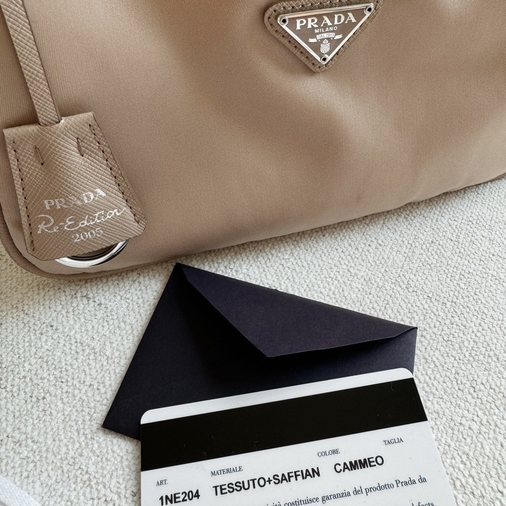 Authentic Prada Re-Edition 2005 Re-Nylon Saffiano mini bag - Picture 4 of 6